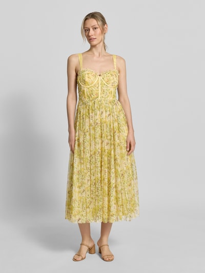 Frauenmodel trägt Cocktailkleid aus Tüll von LACE & BEADS in A-Linie, Midikleid, Corsagenkleid, florales Muster, Rückenlänge 101 cm, Brustweite 41 cm, Ganzkörperansicht von vorne.