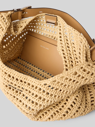 Productfoto, Hobo Shoulder Bag met labelapplicatie model NOLITA van MICHAEL Michael Kors in beige, semi-transparant vlechtwerk, steekvak, magneetsluiting, bruine binnenkant, verstelbare schouderband, hoofdvak, breedte 32 cm, lengte 34 cm, diepte 11 cm, bandlengte 40 cm