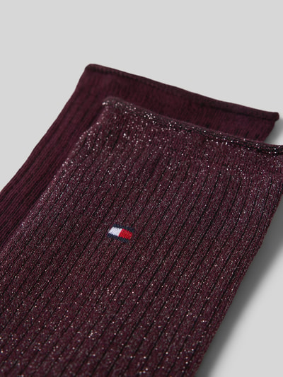 Produktfoto, Socken aus Baumwoll-Mix mit Logo-Stitching im 2er-Pack Modell 'WOMEN SOCK 2P LUREX RO' von Tommy Hilfiger, Damen Socken, bordeauxrot mit silbernen Glitzergarnen, gerippte Textur.