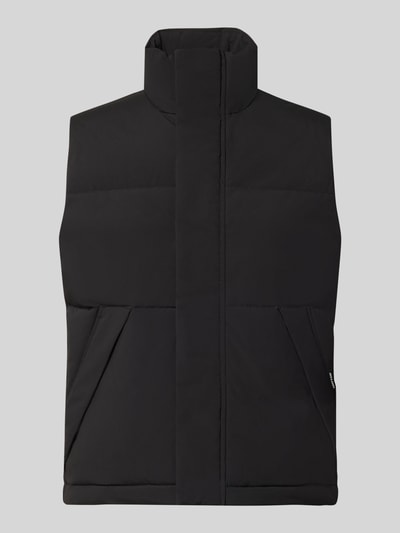 Productfoto, zwarte Steppweste met verdekte ritssluiting model 'SOHO BODYWARMER' van JACK & JONES, regular fit, opstaande kraag, glad oppervlak, zichtbare stiksels, context: ruglengte maat M 65 cm, schouderbreedte maat M 43 cm, borstwijdte maat M 59 cm.