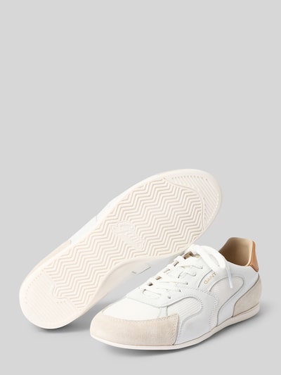Produktfoto, Sneaker aus Leder mit Label-Detail Modell 'Sperly' von Gant, białe, zaokrąglony nosek, sznurowane, skóra naturalna, wysokość obcasa 1 cm, wysokość cholewki w rozmiarze 40: 8 cm, szerokość w rozmiarze 40: 8 cm, tekstura gładka z zamszowym detalem