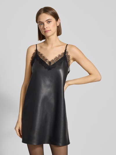 Gina Tricot Minikleid mit Spitzenbesatz in Leder-Optik Black 4