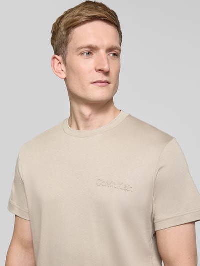 CK Calvin Klein T-Shirt mit Label-Detail Khaki 3