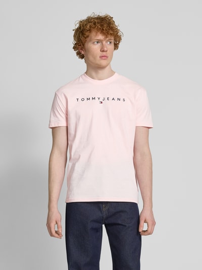 Tommy Jeans Regular Fit T-Shirt aus reiner Baumwolle mit Label Stitching Pink 4