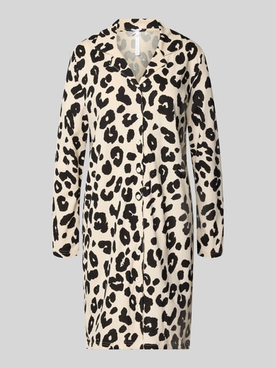 Produktfoto, Relaxed Fit Nachthemd aus reine Baumwolle Modell 'Schmusekatze' von LOUIS & LOUISA, beige mit schwarzen Leopardenflecken, langärmelig, Reverskragen, glatte Textur