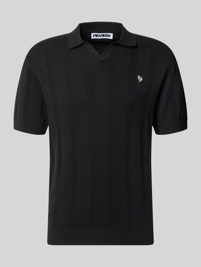 Produktfoto, Regular Fit Poloshirt mit Logo-Stitching von REVIEW in Schwarz, Reine Baumwolle, Loch-Stitching, Kurzärmelig, Rückenlänge 56 cm bei Größe M