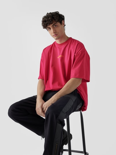 VETEMENTS Oversized T-Shirt mit Label-Print Pink 3