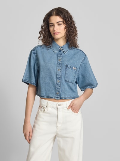 Calvin Klein Jeans Cropped Hemdbluse in Denim-Optik Hellblau 4