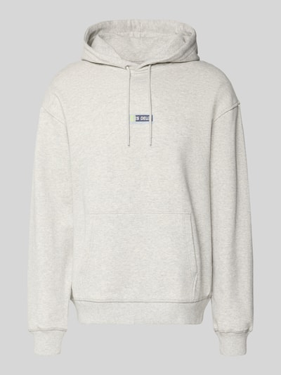 Produktfoto, Hoodie mit Logo-Print Modell 'Chase' von Les Deux in Hellgrau, reine Baumwolle, Loose Fit, Kapuze, Känguru-Tasche, elastische Bündchen