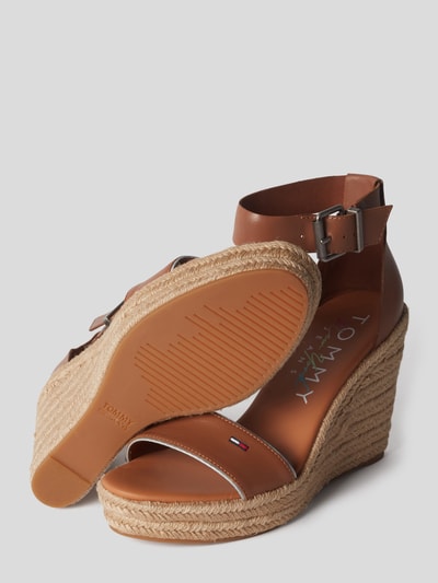 Tommy Jeans Wedges aus Leder Cognac 5