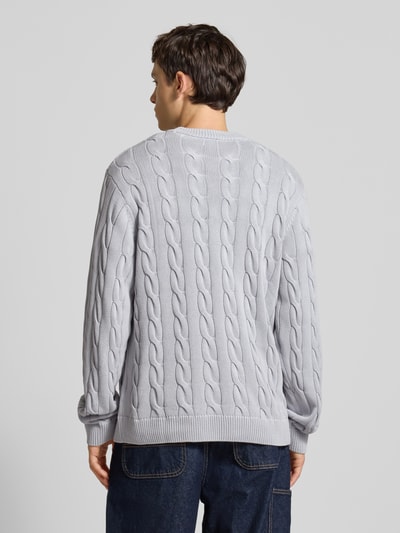 Carhartt Work In Progress Strickpullover mit Zopfmuster und Label-Stitching Rauchblau 5