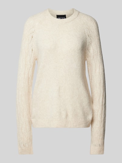 Pieces Regular Fit Strickpullover mit Wollanteil und Lochstrick-Ärmel Modell 'OLGA' Offwhite 1