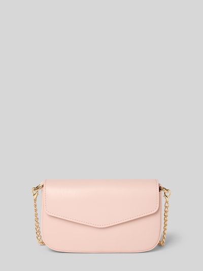 Produktfoto, różowa Crossbody Bag mit Innenfach Modell 'VANJA' od Seidenfelt, złoty pasek, matowa faktura, Szerokość w rozmiarze 19 cm, długość 12 cm, głębokość 5 cm, pasek 115 cm, wnętrze z zamkiem, z klapką i magnetycznym zapięciem