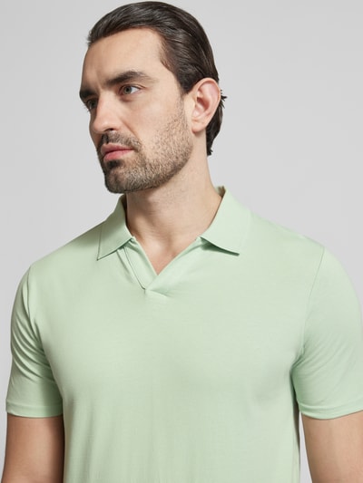 Lindbergh Slim Fit Poloshirt mit V-Ausschnitt Hellgruen 3