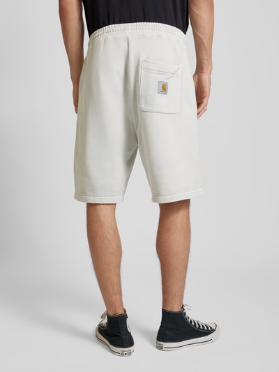 Carhartt Work In Progress Regular Fit Sweatshorts mit Eingrifftaschen Hellgrau 5