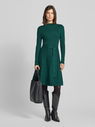 Apricot Kleid aus Viskose-Mix in Strick-Optik Dunkelgruen 1