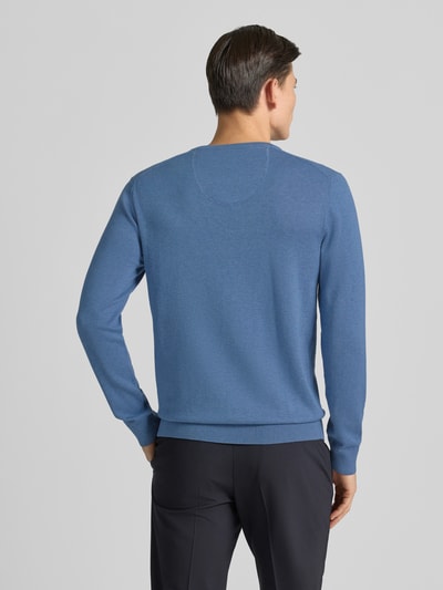 Christian Berg Men Gebreide pullover met V-hals Jeansblauw gemêleerd - 2