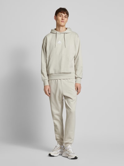 ADIDAS SPORTSWEAR Hoodie mit Label-Stitching Sand 1