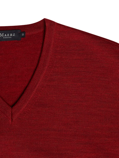 MAERZ Muenchen Pullover aus Schurwolle mit V-Ausschnitt Rot Melange 2