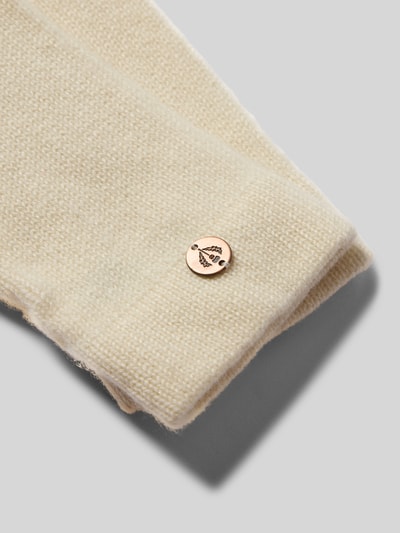 Produktfoto, Handschuhe aus reinem Kaschmir von FRAAS in Cremeweiß mit gerippten Abschlüssen und Label-Detail, weiche Textur