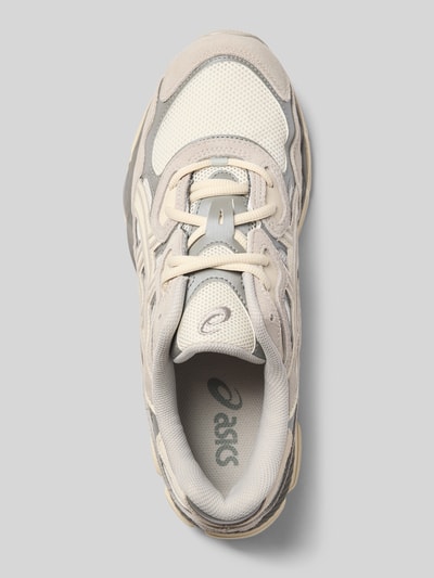 Produktfoto, Sneaker aus Leder-Mix von ASICS TIGER in Beige und Grau, strukturierte Sohle, Label-Details, Schnürverschluss, abgerundete Passform, Damen Sneaker, hochwertige Materialien, Größe 40: 4 cm Absatzhöhe, 7 cm Schafthöhe, 9 cm Schaftweite, Obermaterial mit Mesh-Textur und Leder-Einsätzen