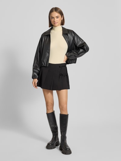 Pieces Slim Fit Rollkragenpullover aus geripptem Viskose-Mix Modell 'MIRA' Offwhite 1