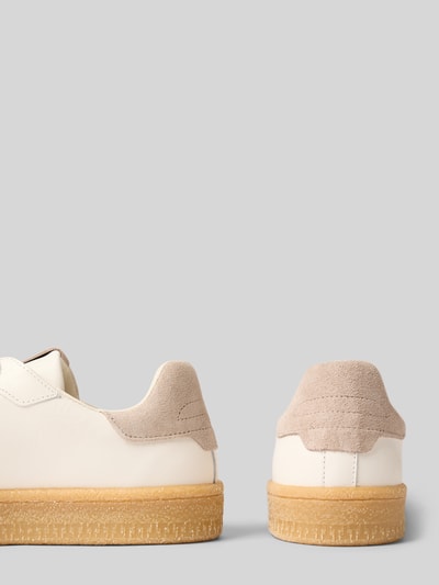 Produktfoto, Low Top Sneaker aus Rindsleder-Textile-Mix von Tamaris mit beigem Veloursleder, glattem Leder, strukturierter Sohle, Detailansicht.