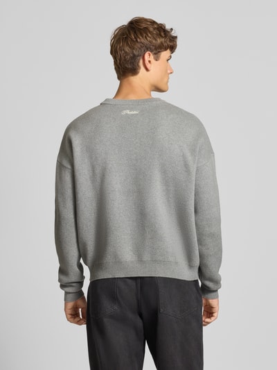 PROHIBITED Oversized Strickpullover mit Label-Print Hellgrau 5