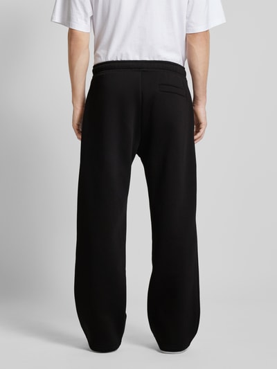 REVIEW Sweatpants mit Label-Print Black 5