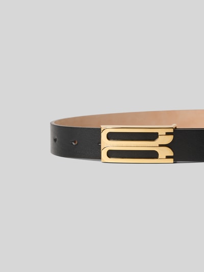Produktfoto, Gürtel mit Logo-Detail von Victoria Beckham in Schwarz mit goldener Pinschließe, schmale Passform, Strukturmuster, glänzende Oberfläche