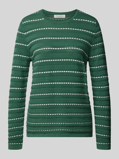 Produktfoto, Regular Fit Longsleeve aus reiner Baumwolle von Christian Berg Woman in Grün mit weißem Streifenmuster, Strick-Optik, Rundhalsausschnitt, Rückenlänge 58 cm, Ärmellänge 65 cm