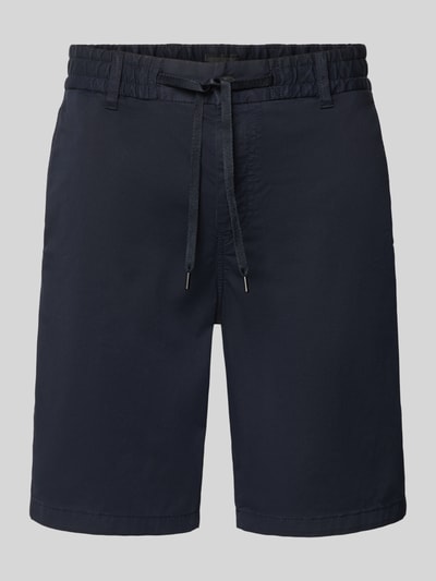 Produktfoto, Tapered Chinoshorts aus Baumwoll-Mix von BOSS Orange in Dunkelblau, Optik: Unifarben, Twill, 5-Pocket-Design, Label-Patch