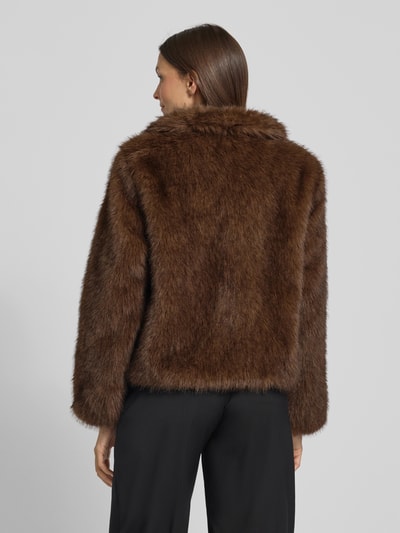 s.Oliver BLACK LABEL Boxy Fit Webpelzjacke mit Umlegekragen Mittelbraun 5