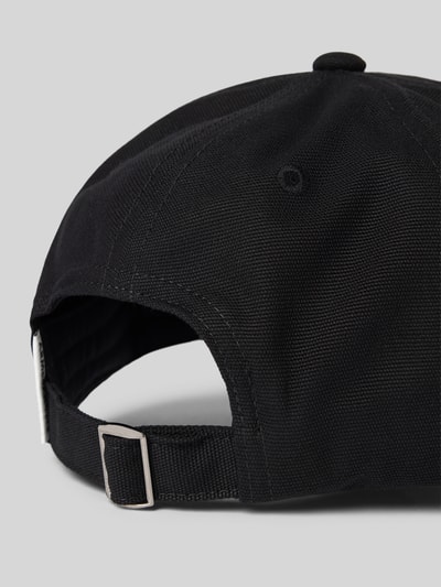 Produktfoto, Basecap aus reiner Bio-Baumwolle Modell 'YENAAS' von Armedangels in Optik: Unifarben mit Logo-Stitching und verstellbarem Riegel.