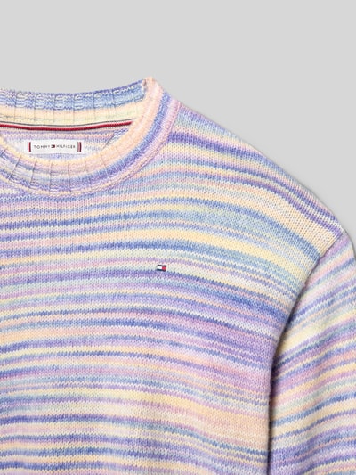 Produktfoto, Shaped Fit Strickpullover mit Woll-Anteil von Tommy Hilfiger Teens, Mehrfarbig Melange-Optik, Logo-Detail, Label-Stitching, Rundhals, Langarm, gerippte Abschlüsse, Strick-Materialverarbeitung.