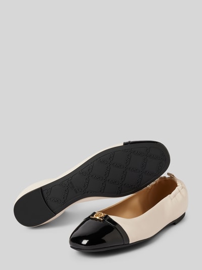 MICHAEL Michael Kors Ballerinas mit Label-Detail Modell 'MANDY' Offwhite 4