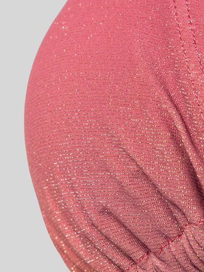 Produktfoto, Bikini-Oberteil mit Schimmereffekt Modell 'LAOMI' von Pieces, rosa mit feinem Glitzergarn, gefüttert, Detailaufnahme der Stoffstruktur