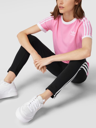 adidas Originals T-Shirt mit Label-Stitching Modell '3 Stripes Tee' Pink 1