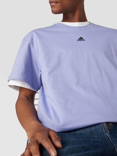 ADIDAS SPORTSWEAR T-Shirt mit Label-Print Lila 3