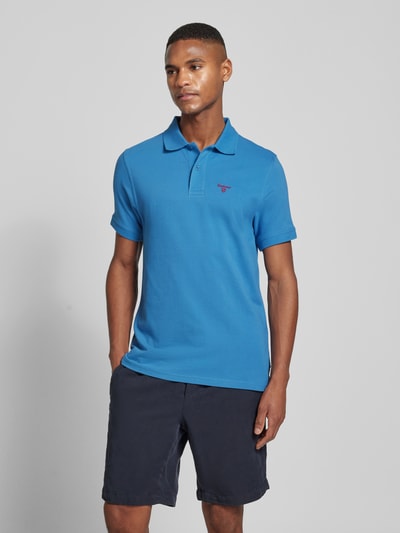 Barbour Slim Fit Poloshirt mit Label-Stitching Jeansblau 4