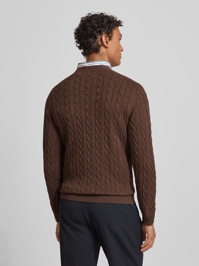 GANT Strickpullover mit Zopfmuster und Label-Stitching Schoko 5