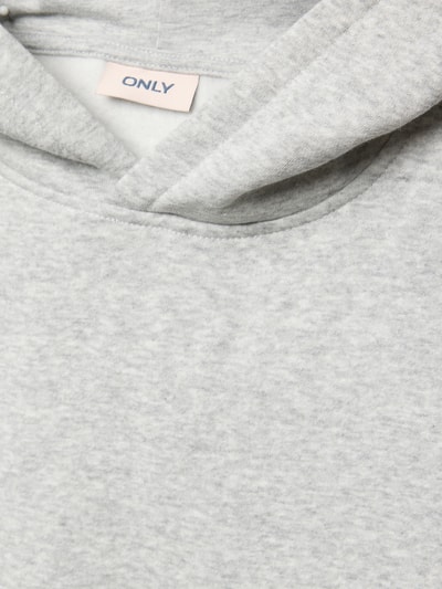 Produktfoto, Regular Fit Hoodie aus Baumwoll-Mix Modell 'Sweat' von Only, grau meliert, unifarben, Sweat-Material, Label Stitching, Kapuze, gerippte Abschlüsse.