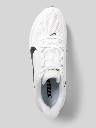 Produktfoto, Herren Sneaker mit Logo-Print, abgerundete Passform, Schnürverschluss, Modell 'Pegasus' von Nike, weiß mit schwarzem Print, strukturierte Oberfläche, Absatzhöhe 5 cm, Schafthöhe 6 cm, Schaftweite 10 cm.