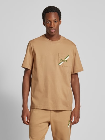 Michael Kors T-shirt z kieszenią na piersi Camel 4