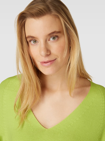 s.Oliver RED LABEL Gebreide pullover met diepe V-hals. Neon groen - 3