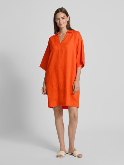 Christian Berg Woman Knielanges Leinenkleid mit V-Ausschnitt Dunkelorange 1