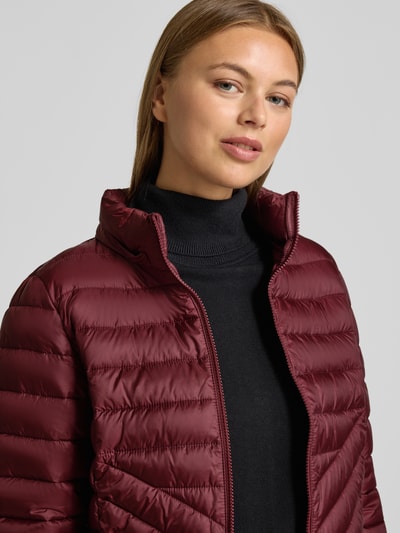 s.Oliver RED LABEL Płaszcz pikowany o kroju shaped fit z kapturem Bordowy 3