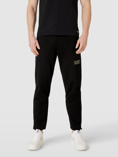 EA7 Emporio Armani Sweatpants mit Label-Patch Black 4