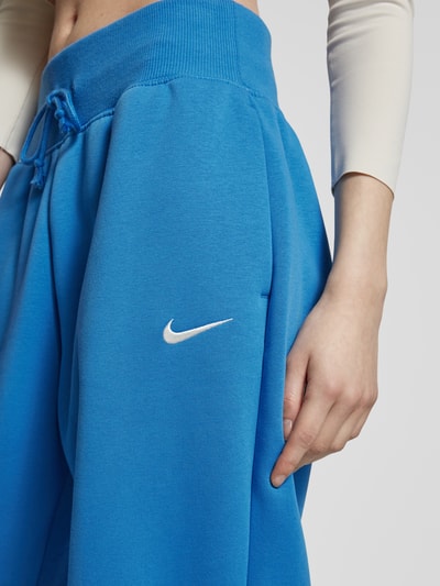 Nike Spodnie dresowe o luźnym kroju z wyhaftowanym logo Ciemnoniebieski 3