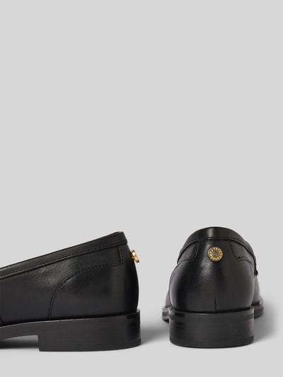 Produktfoto, Loafers aus Leder Modell 'Neona' von Steve Madden, naturalna skóra, zaokrąglony czubek, zakładana przez głowę, wysokość obcasa: 3 cm, wysokość cholewki: 6 cm, szerokość w rozmiarze 40: 13 cm, kolor czarny, gładka faktura